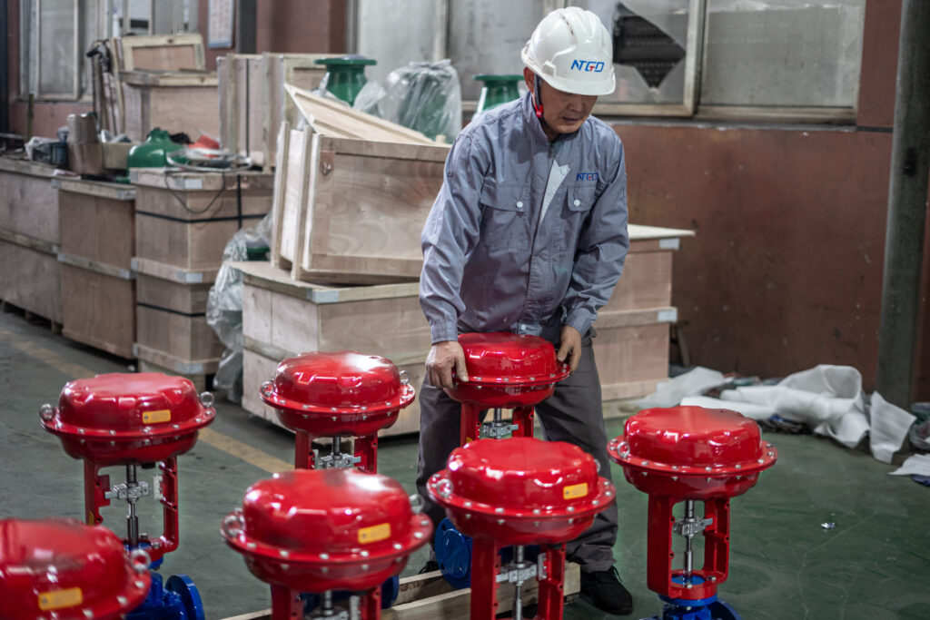 NTGD factory inspection of pneumatic weir diaphragm valves with PTFE lining, 3 inch, 150LB, WCB body.